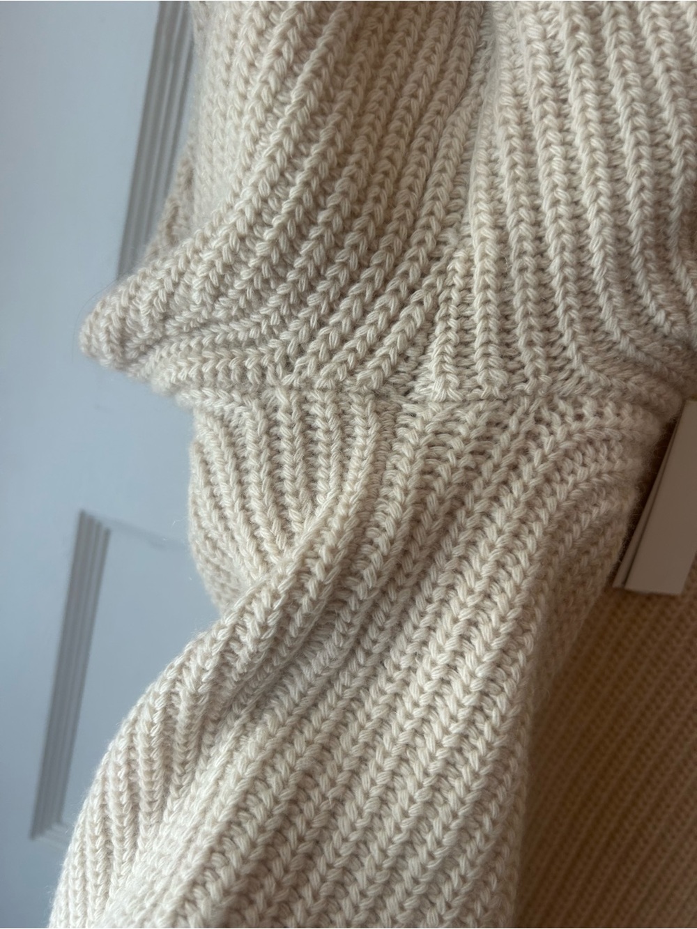 Theory Edalina Short-Sleeve Ribbed Wool/Cashmere Sweater in Oatmeal - Picture 4 of 8